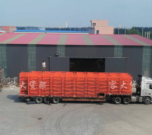 輪胎貨架發(fā)貨中